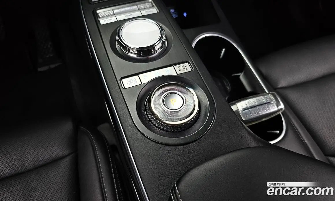 Genesis GV70 2021 2.5 автомат (гидро), фото 12 Genesis GV70 2021 2.5 автомат (гидро), фото 12
