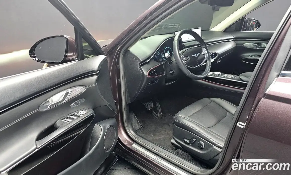 Genesis GV70 2021 2.5 автомат (гидро), фото 13 Genesis GV70 2021 2.5 автомат (гидро), фото 13