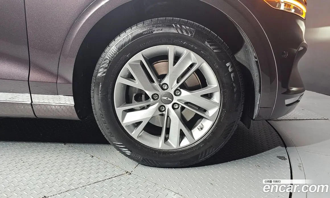 Genesis GV70 2021 2.5 автомат (гидро), фото 7 Genesis GV70 2021 2.5 автомат (гидро), фото 7