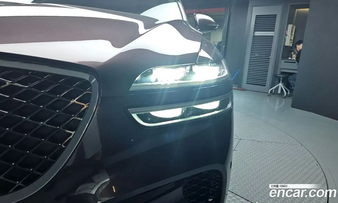 Genesis GV70 2021 2.5 автомат (гидро), фото 8 Genesis GV70 2021 2.5 автомат (гидро), фото 8