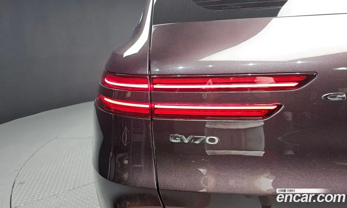 Genesis GV70 2021 2.5 автомат (гидро), фото 9 Genesis GV70 2021 2.5 автомат (гидро), фото 9