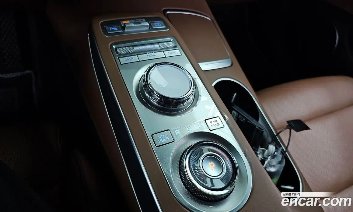 Genesis GV70 2021 2.5 автомат (гидро), фото 12 Genesis GV70 2021 2.5 автомат (гидро), фото 12