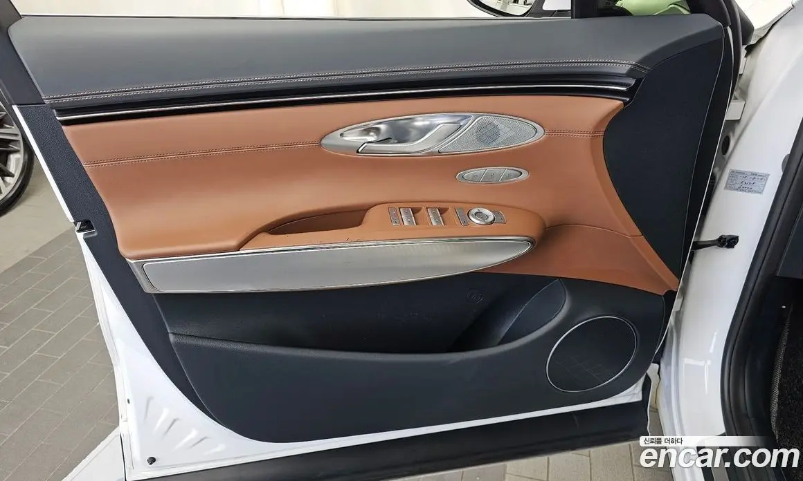 Genesis GV70 2021 2.5 автомат (гидро), фото 14 Genesis GV70 2021 2.5 автомат (гидро), фото 14
