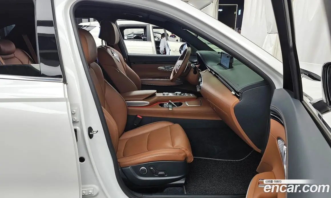 Genesis GV70 2021 2.5 автомат (гидро), фото 17 Genesis GV70 2021 2.5 автомат (гидро), фото 17