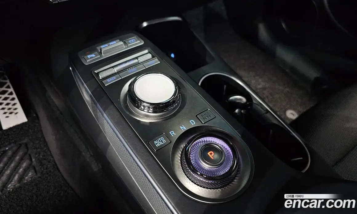 Genesis GV70 2022 2.5 автомат (гидро), фото 12 Genesis GV70 2022 2.5 автомат (гидро), фото 12