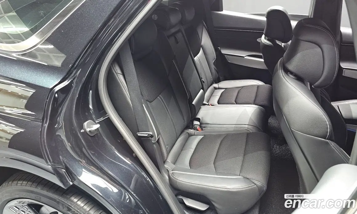 Genesis GV70 2022 2.5 автомат (гидро), фото 18 Genesis GV70 2022 2.5 автомат (гидро), фото 18