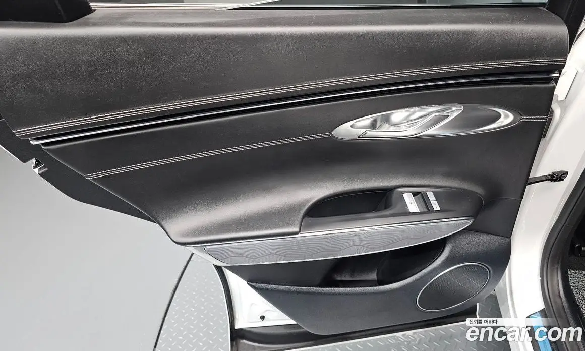 Genesis GV70 2023 2.5 автомат (гидро), фото 14 Genesis GV70 2023 2.5 автомат (гидро), фото 14