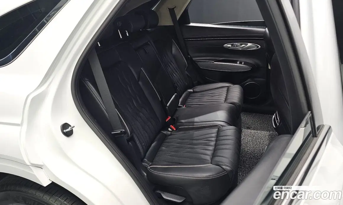 Genesis GV70 2023 2.5 автомат (гидро), фото 16 Genesis GV70 2023 2.5 автомат (гидро), фото 16