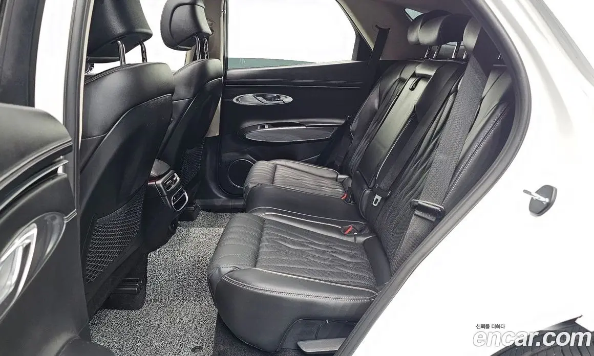 Genesis GV70 2023 2.5 автомат (гидро), фото 17 Genesis GV70 2023 2.5 автомат (гидро), фото 17