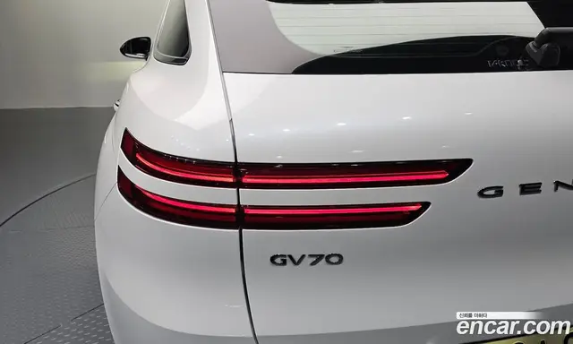 Genesis GV70 2023 2.5 автомат (гидро), миниатюра 8 Genesis GV70 2023 2.5 автомат (гидро), миниатюра 8