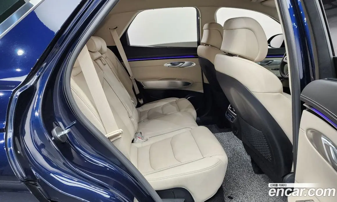 Genesis GV70 2024 2.5 автомат (гидро), фото 17 Genesis GV70 2024 2.5 автомат (гидро), фото 17