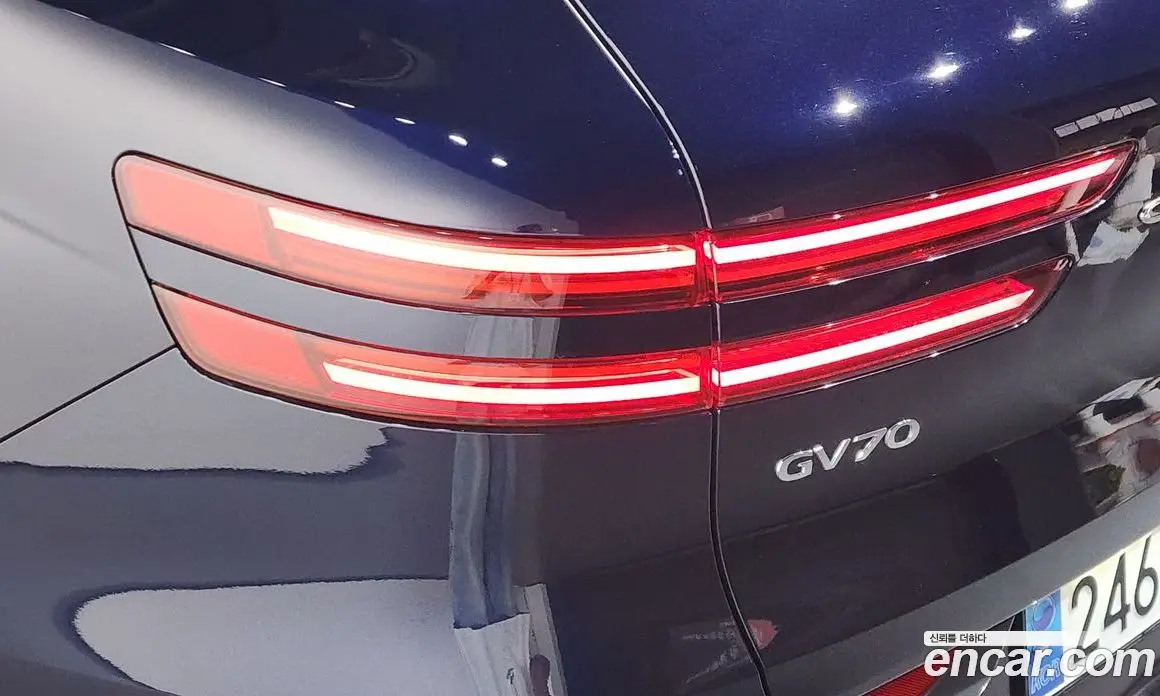 Genesis GV70 2024 2.5 автомат (гидро), фото 9 Genesis GV70 2024 2.5 автомат (гидро), фото 9