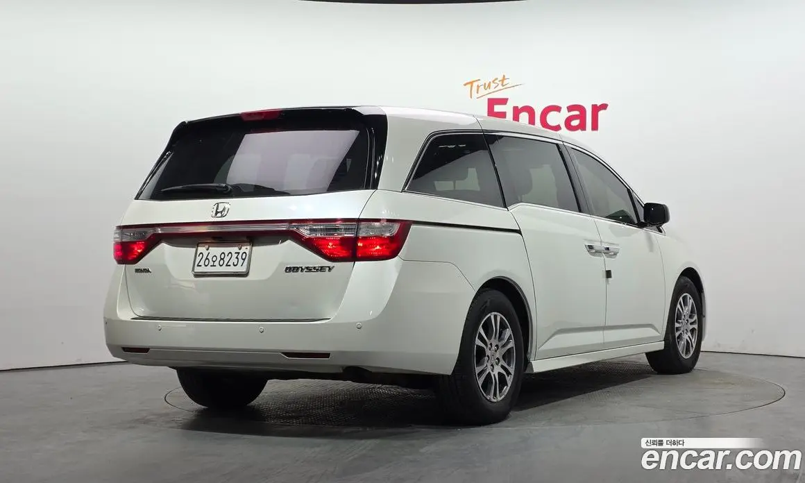 Honda Odyssey 2013 3.5 автомат (гидро), фото 2 Honda Odyssey 2013 3.5 автомат (гидро), фото 2