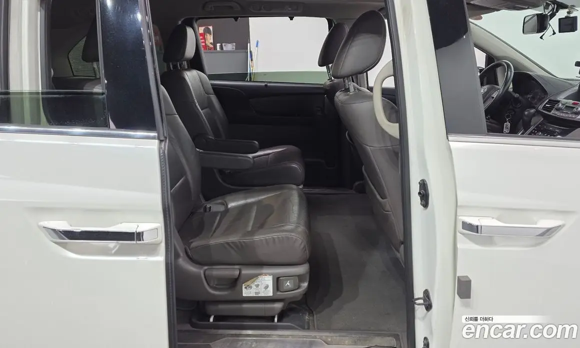 Honda Odyssey 2013 3.5 автомат (гидро), фото 11 Honda Odyssey 2013 3.5 автомат (гидро), фото 11