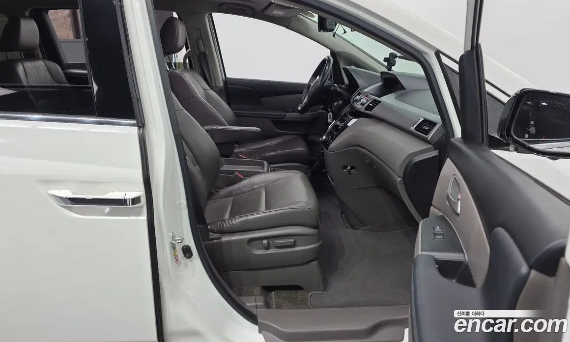 Honda Odyssey 2013 3.5 автомат (гидро), фото 12 Honda Odyssey 2013 3.5 автомат (гидро), фото 12