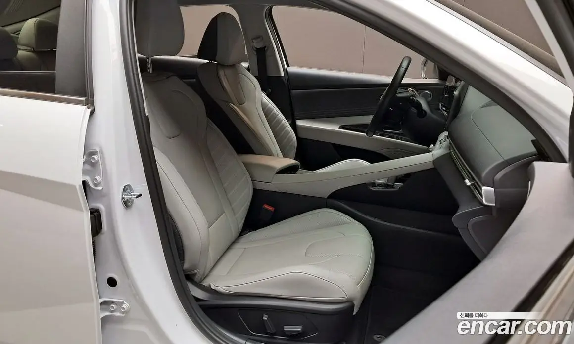 Hyundai Avante 2023 1.6 автомат (гидро), фото 16 Hyundai Avante 2023 1.6 автомат (гидро), фото 16
