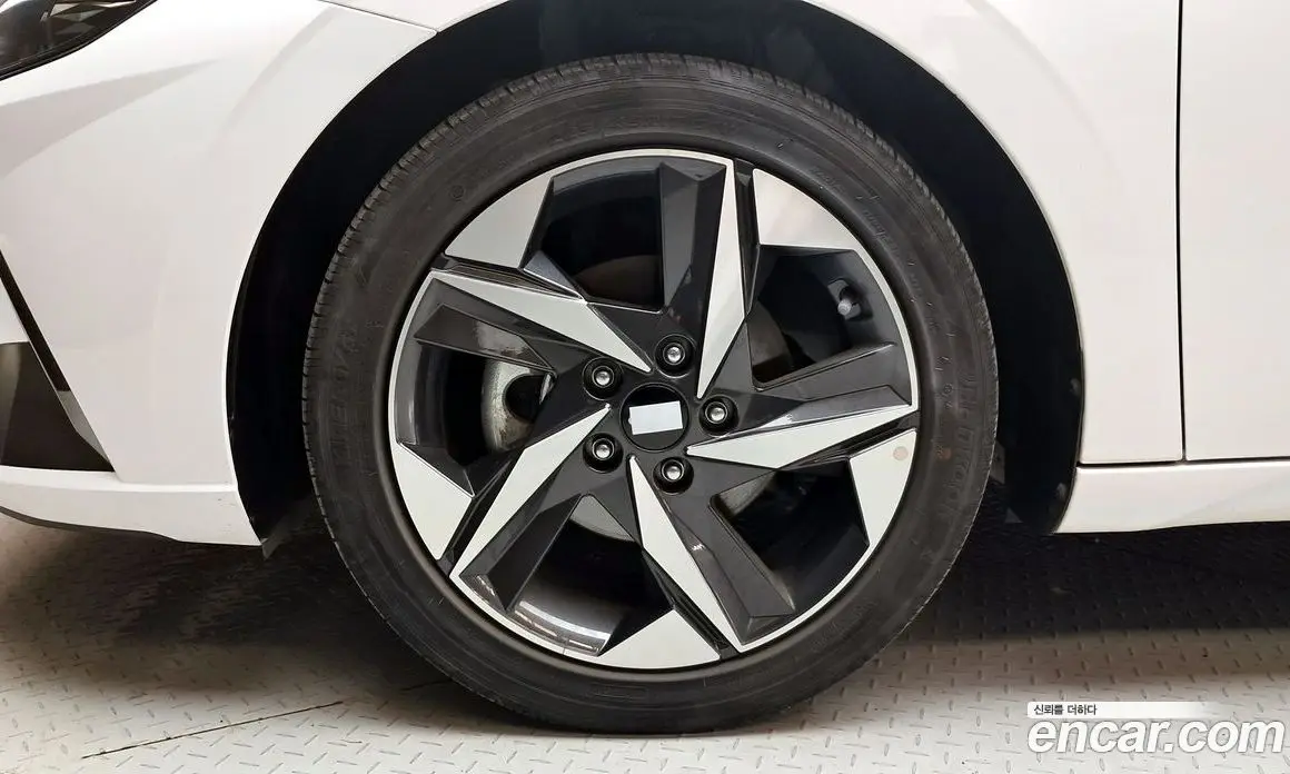 Hyundai Avante 2023 1.6 автомат (гидро), фото 5 Hyundai Avante 2023 1.6 автомат (гидро), фото 5