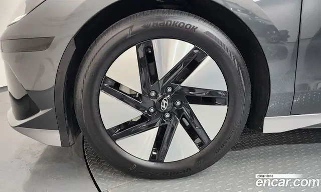 Hyundai Ioniq 6 2024 0.1 автомат (гидро), миниатюра 4