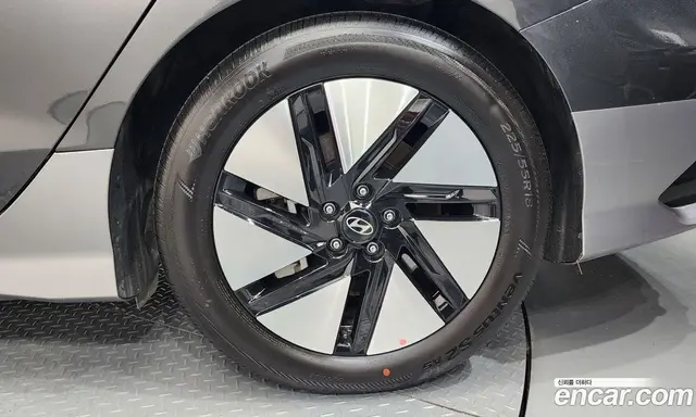 Hyundai Ioniq 6 2024 0.1 автомат (гидро), миниатюра 6