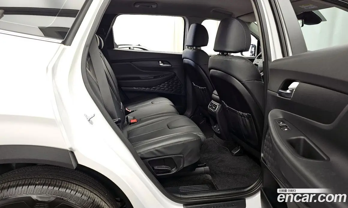 Hyundai Santa Fe 2023 1.6 автомат (гидро), фото 18