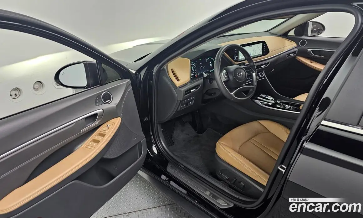 Hyundai Sonata 2023 2.0 автомат (гидро), фото 13