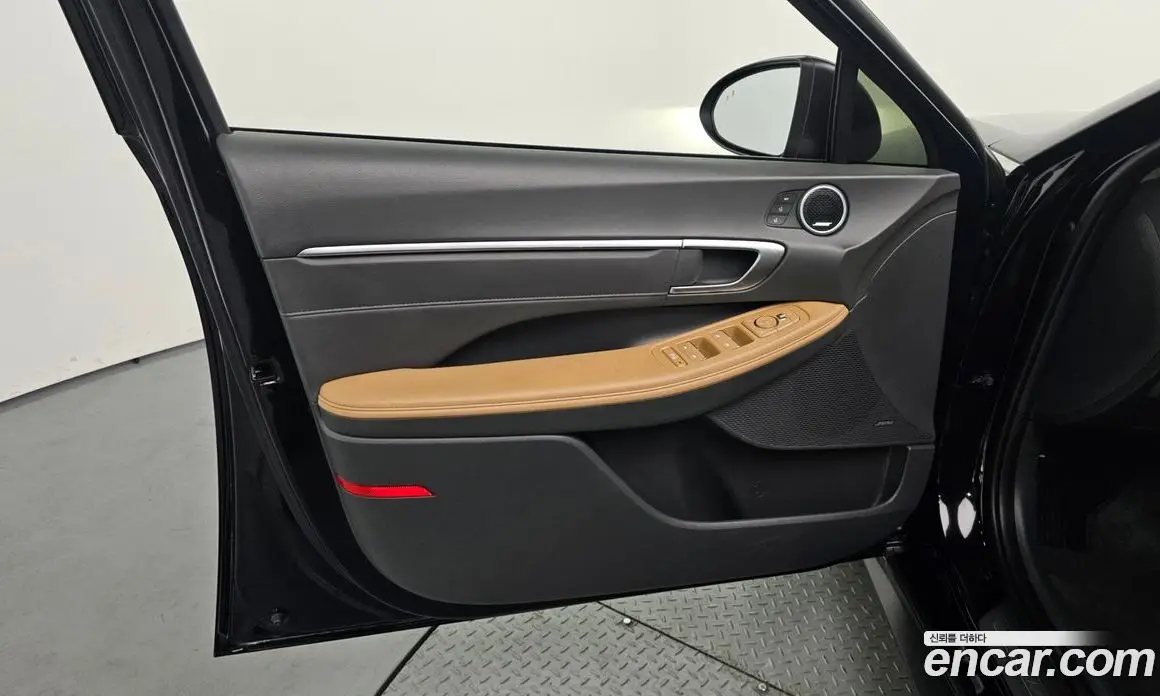 Hyundai Sonata 2023 2.0 автомат (гидро), фото 14