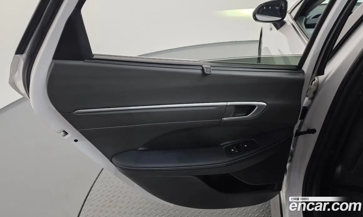 Hyundai Sonata 2023 2.0 автомат (гидро), фото 15