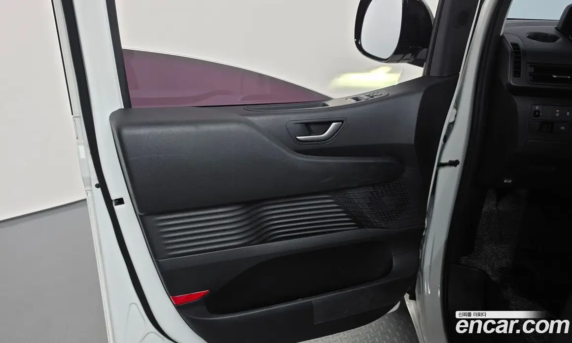 Hyundai Staria 2023 3.5 автомат (гидро), фото 14
