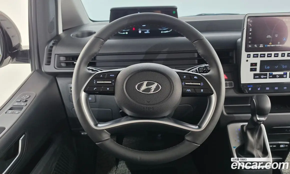 Hyundai Staria 2023 3.5 автомат (гидро), фото 18