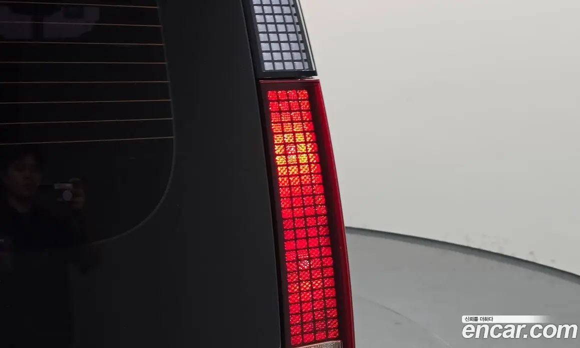 Hyundai Staria 2023 3.5 автомат (гидро), фото 8