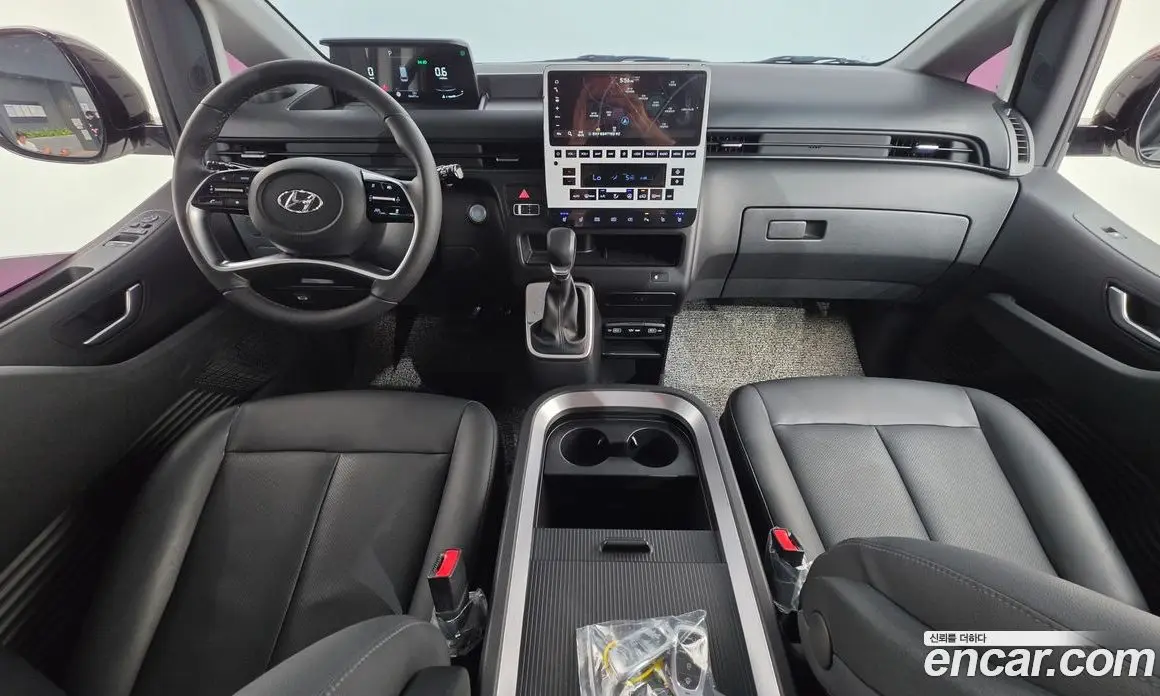 Hyundai Staria 2023 3.5 автомат (гидро), фото 9