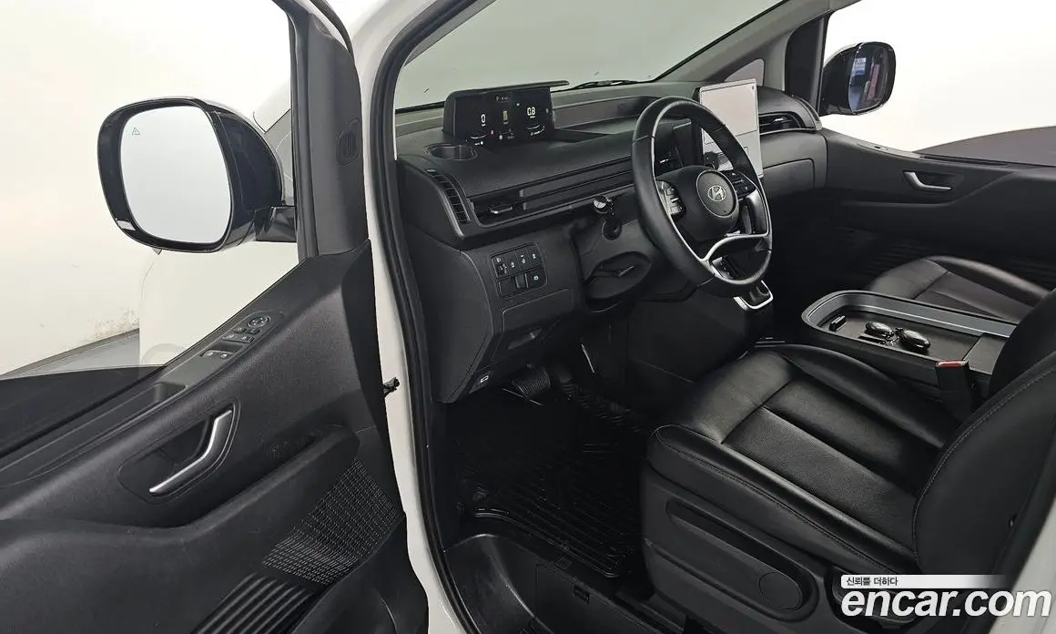 Hyundai Staria 2024 2.2 автомат (гидро), фото 13