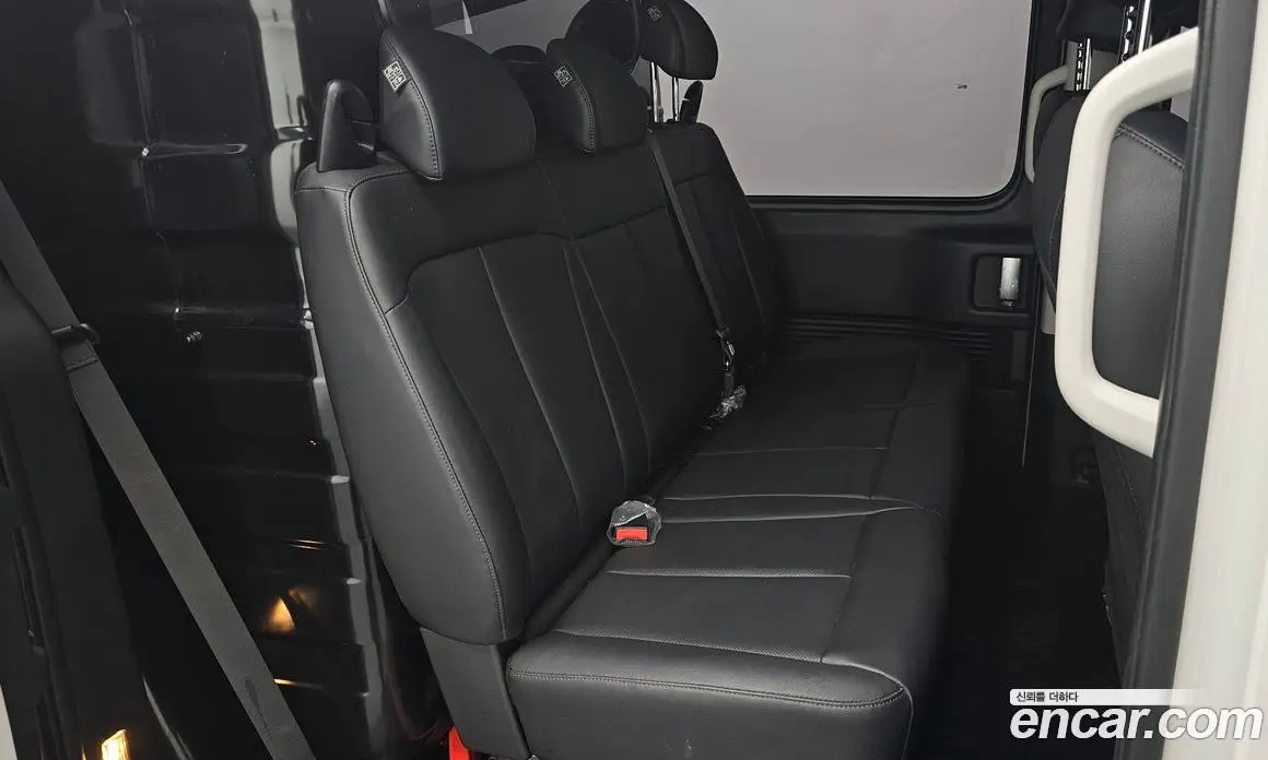 Hyundai Staria 2024 2.2 автомат (гидро), фото 16
