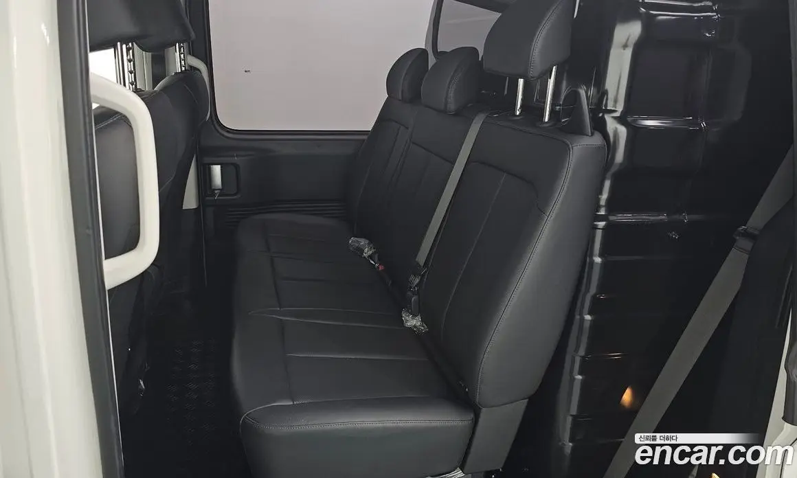 Hyundai Staria 2024 2.2 автомат (гидро), фото 17