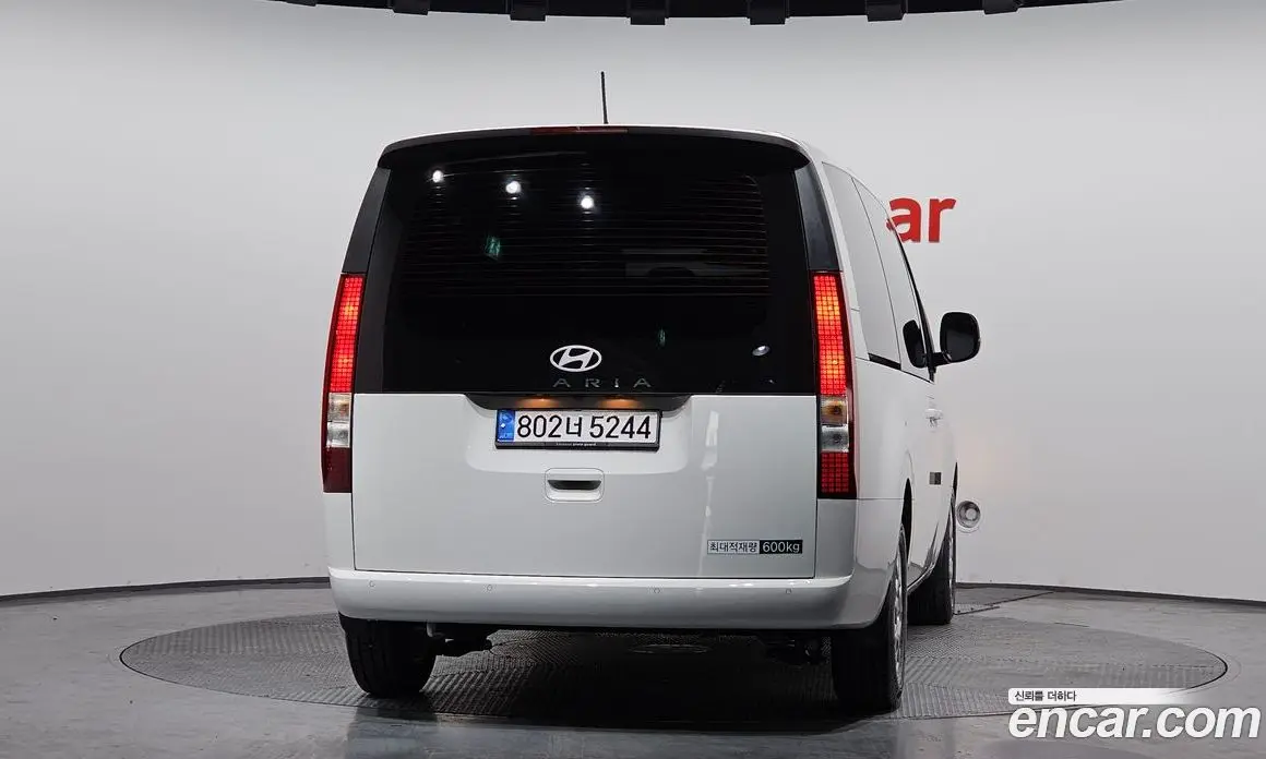 Hyundai Staria 2024 2.2 автомат (гидро), фото 4