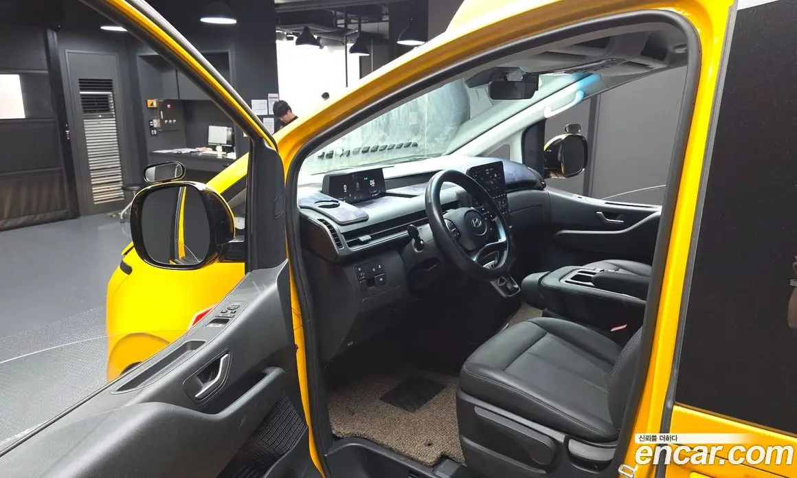 Hyundai Staria 2024 3.5 автомат (гидро), фото 13