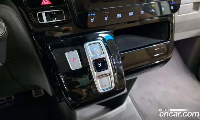 Hyundai Staria 2024 2.2 автомат (гидро), миниатюра 12