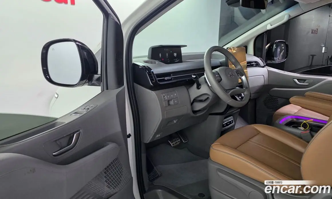 Hyundai Staria 2024 2.2 автомат (гидро), фото 13