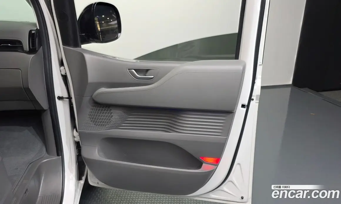 Hyundai Staria 2024 2.2 автомат (гидро), фото 15