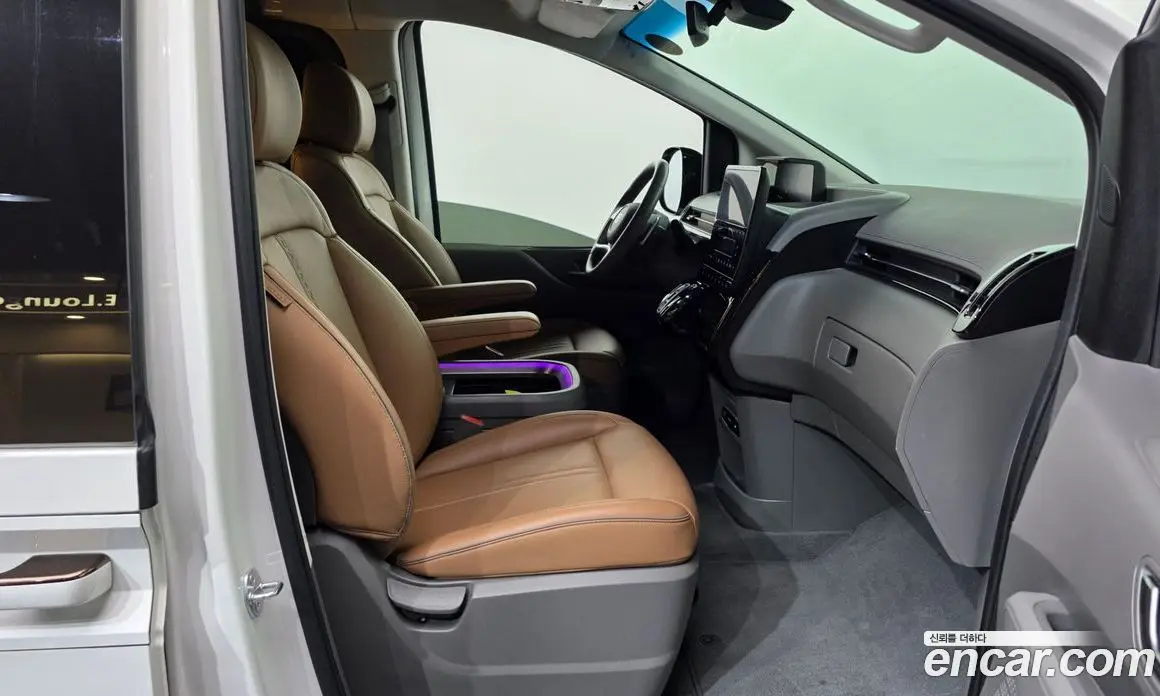 Hyundai Staria 2024 2.2 автомат (гидро), фото 17