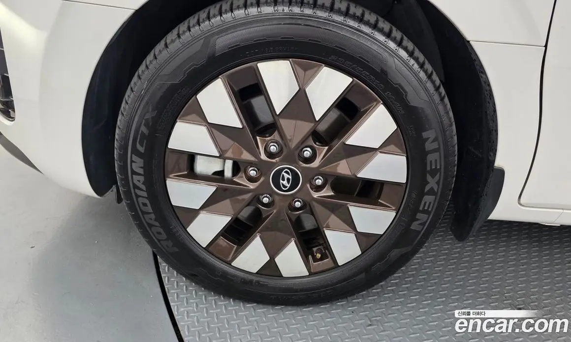Hyundai Staria 2024 2.2 автомат (гидро), фото 5