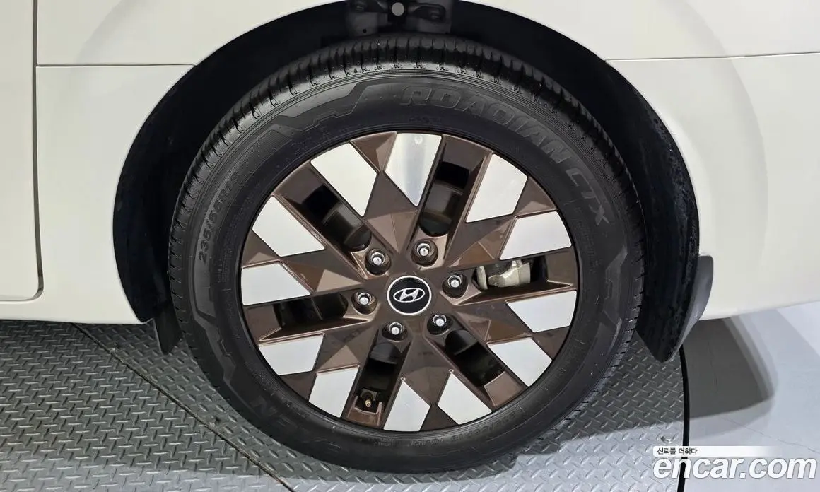 Hyundai Staria 2024 2.2 автомат (гидро), фото 7
