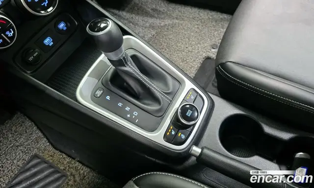 Hyundai Venue 2019 1.6 автомат (гидро), миниатюра 12