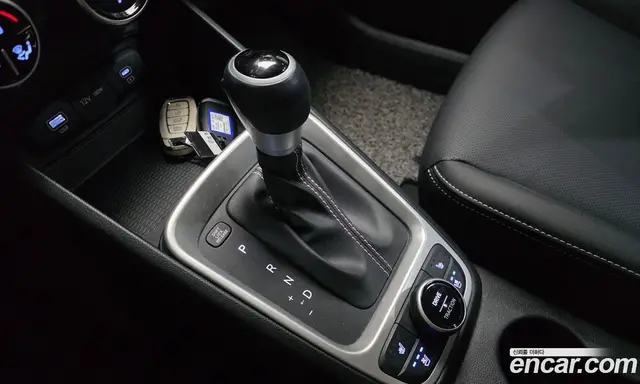 Hyundai Venue 2023 1.6 автомат (гидро), миниатюра 12