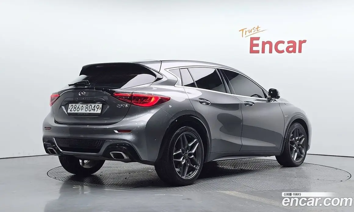 Infiniti Q30 2019 2.0 автомат (гидро), фото 1 Infiniti Q30 2019 2.0 автомат (гидро), фото 1