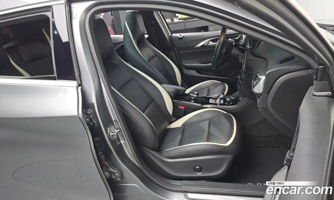 Infiniti Q30 2019 2.0 автомат (гидро), фото 15 Infiniti Q30 2019 2.0 автомат (гидро), фото 15