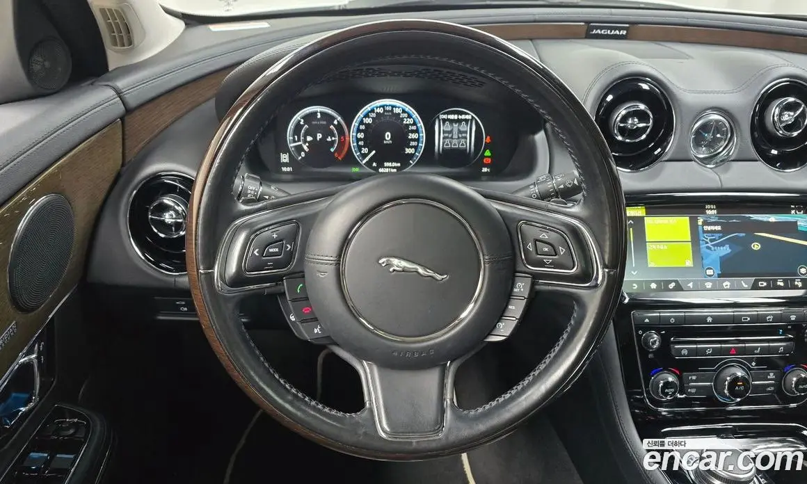 Jaguar XJ 2018 3.0 автомат (гидро), фото 18