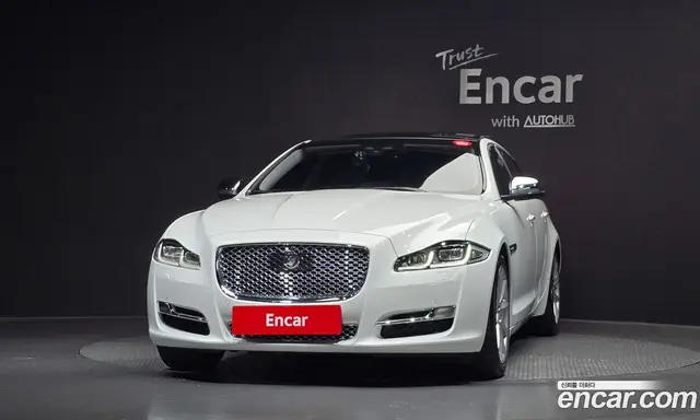 Jaguar XJ 2018 3.0 автомат (гидро), миниатюра 3