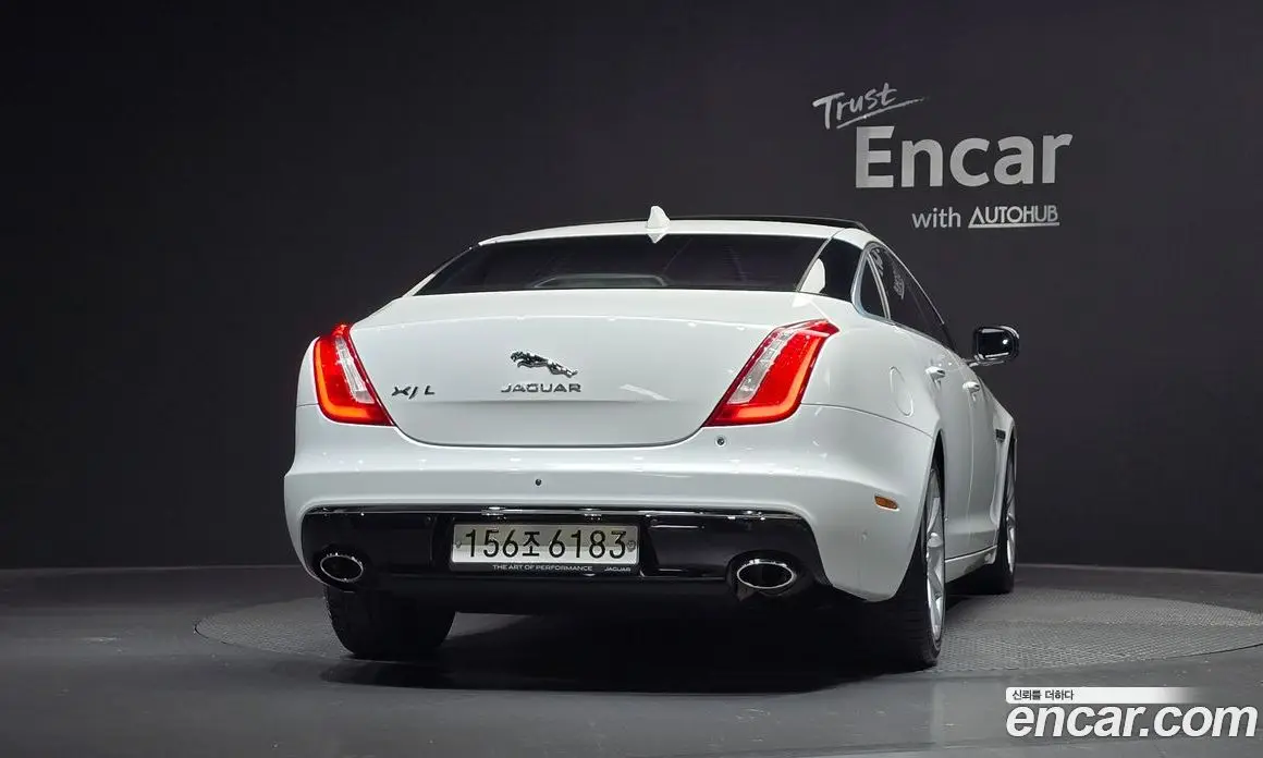 Jaguar XJ 2018 3.0 автомат (гидро), фото 4