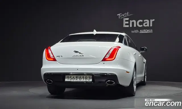 Jaguar XJ 2018 3.0 автомат (гидро), миниатюра 4